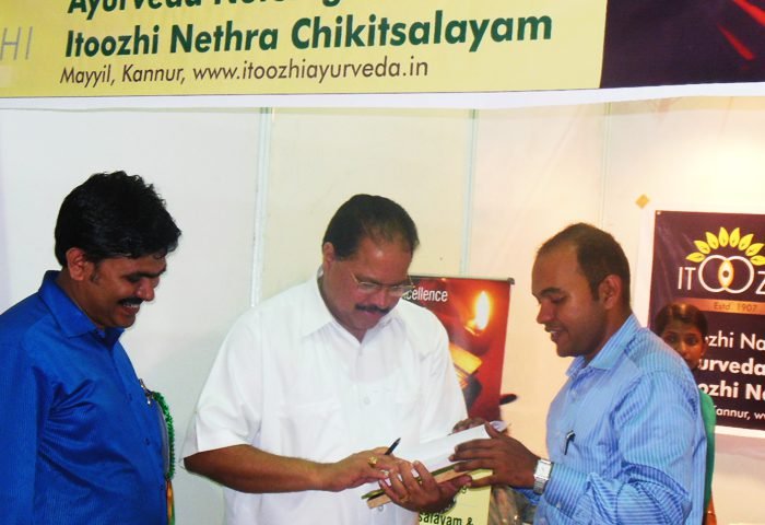 Dr-Vijayan-Nangelil-KISMA-Nangelil-Medical-College-at-Global-Ayurveda-Festival-2014