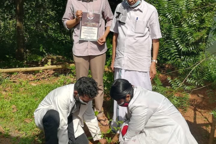 Dr-P-K-Warriers-Sata-Poornima-Medicinal-Herbs-planting-drive-celebrations-1